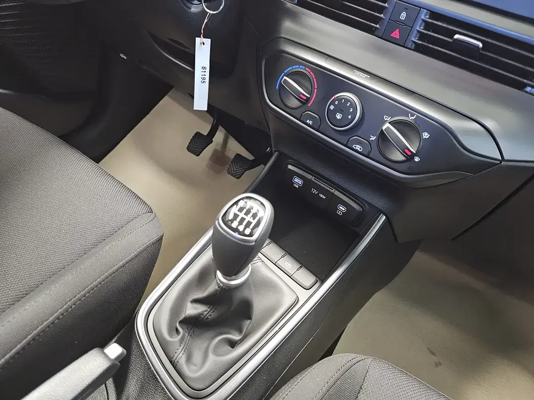 Hyundai i20 - Thumbnail 10