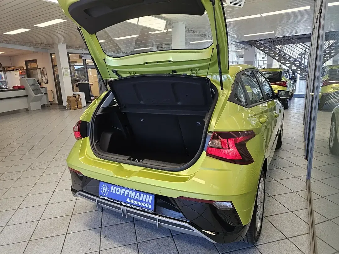 Hyundai i20 - Thumbnail 3