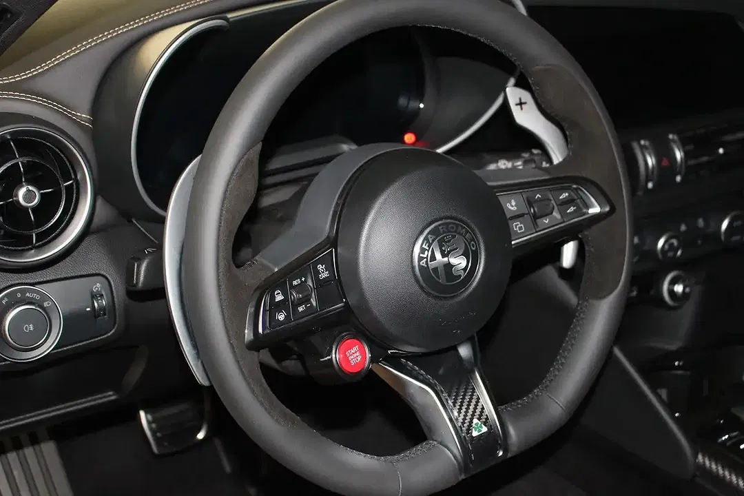 Alfa Romeo Giulia - Thumbnail 8