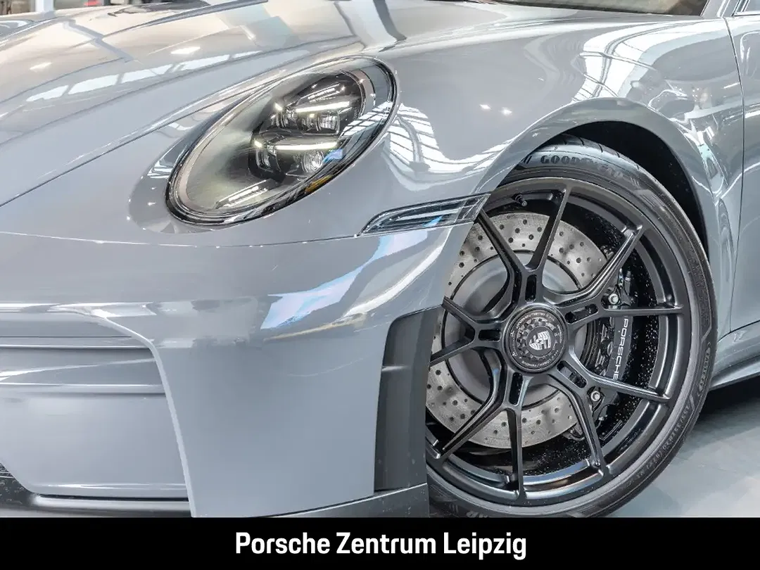Porsche 992 - Thumbnail 8