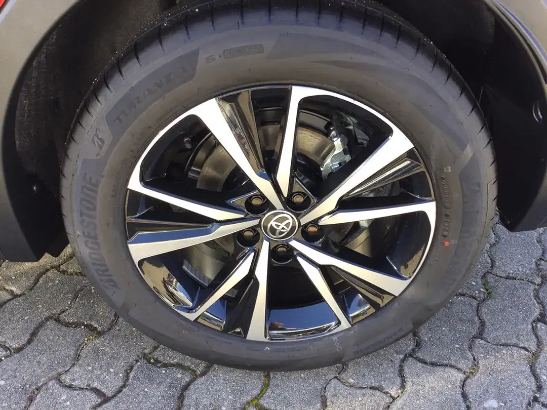Toyota C-HR - Thumbnail 6