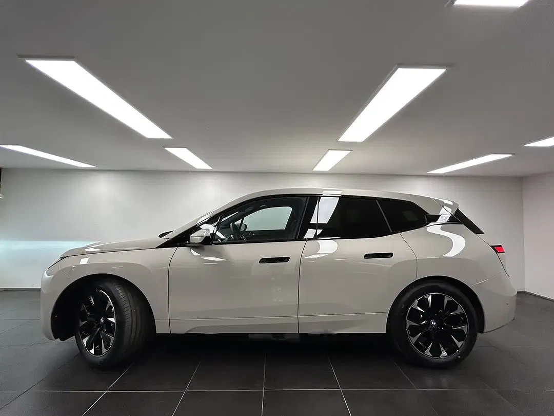 BMW iX xDrive M - foto 2