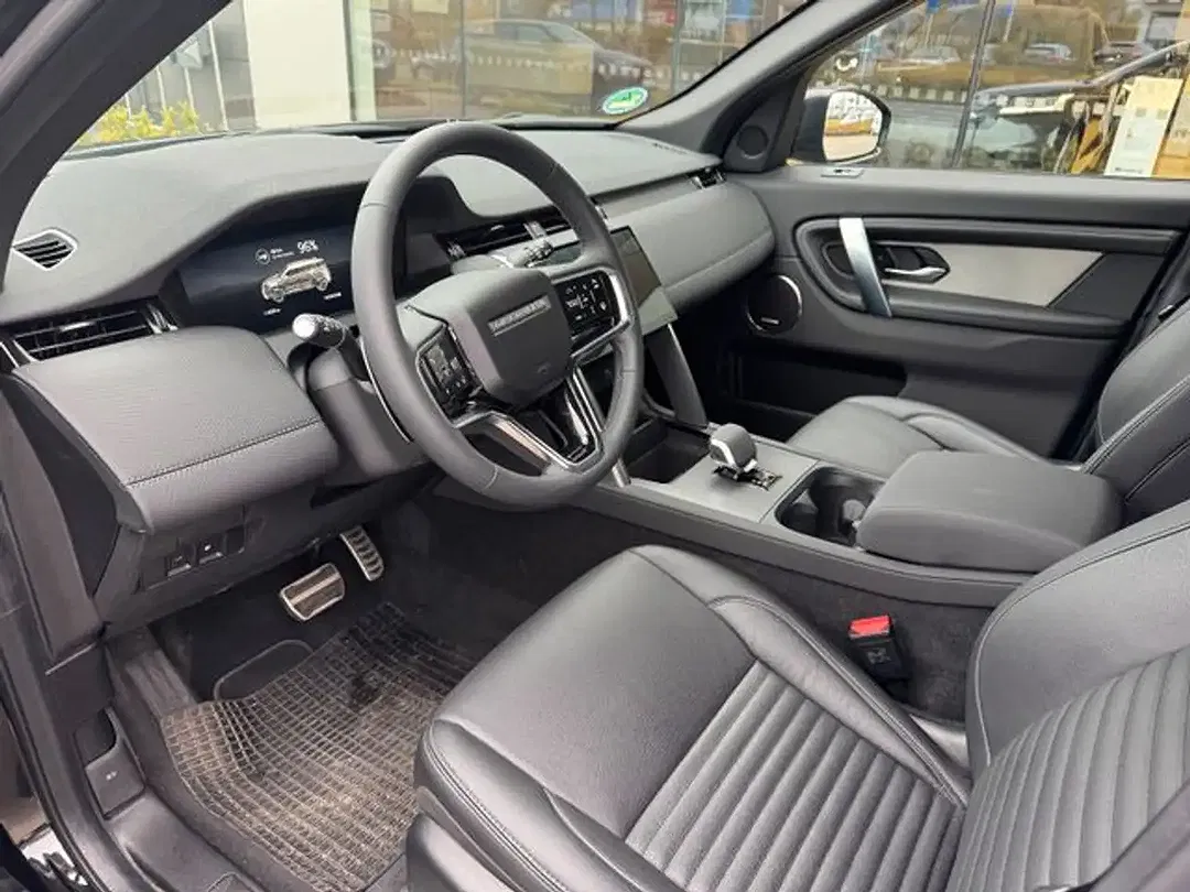 Land Rover Discovery Sport - Thumbnail 5