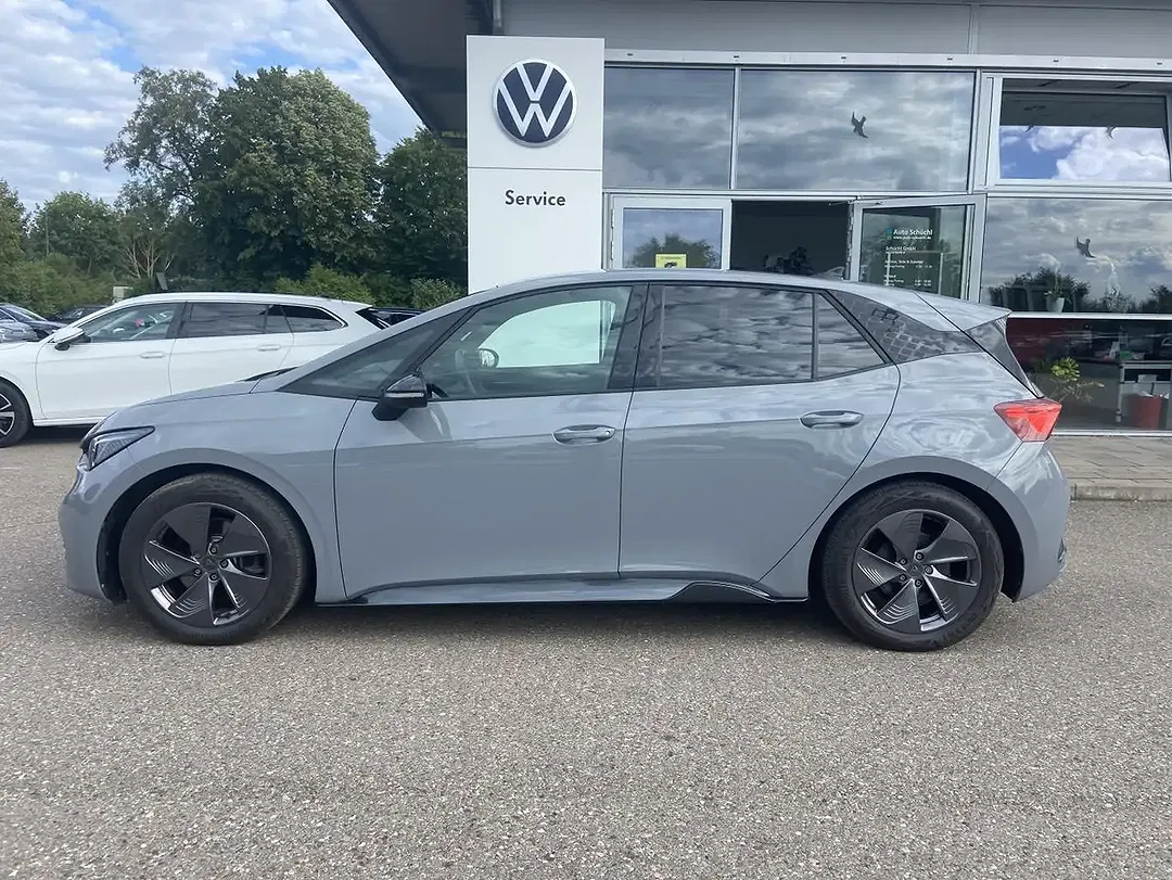 CUPRA Born - Thumbnail 2