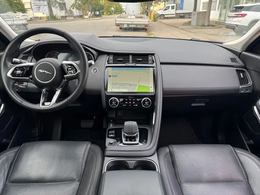 Jaguar E-Pace P200 4x4 SE - foto 2