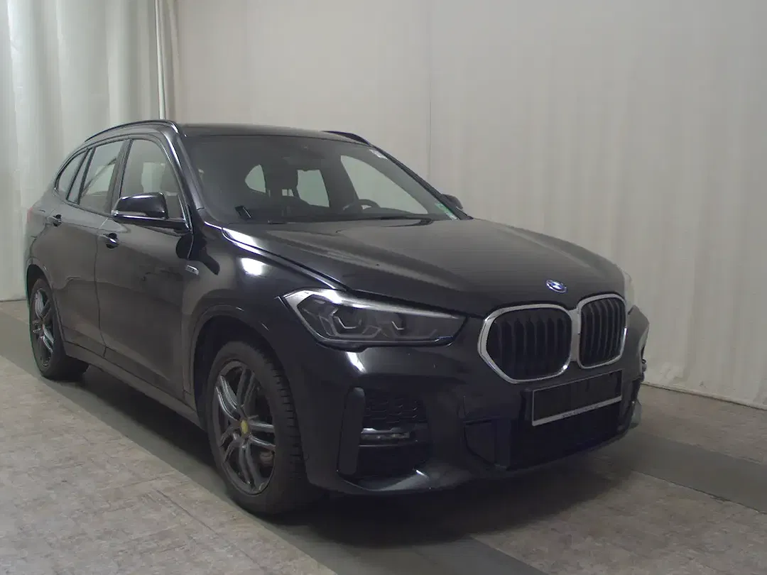 BMW X1 - Thumbnail 3