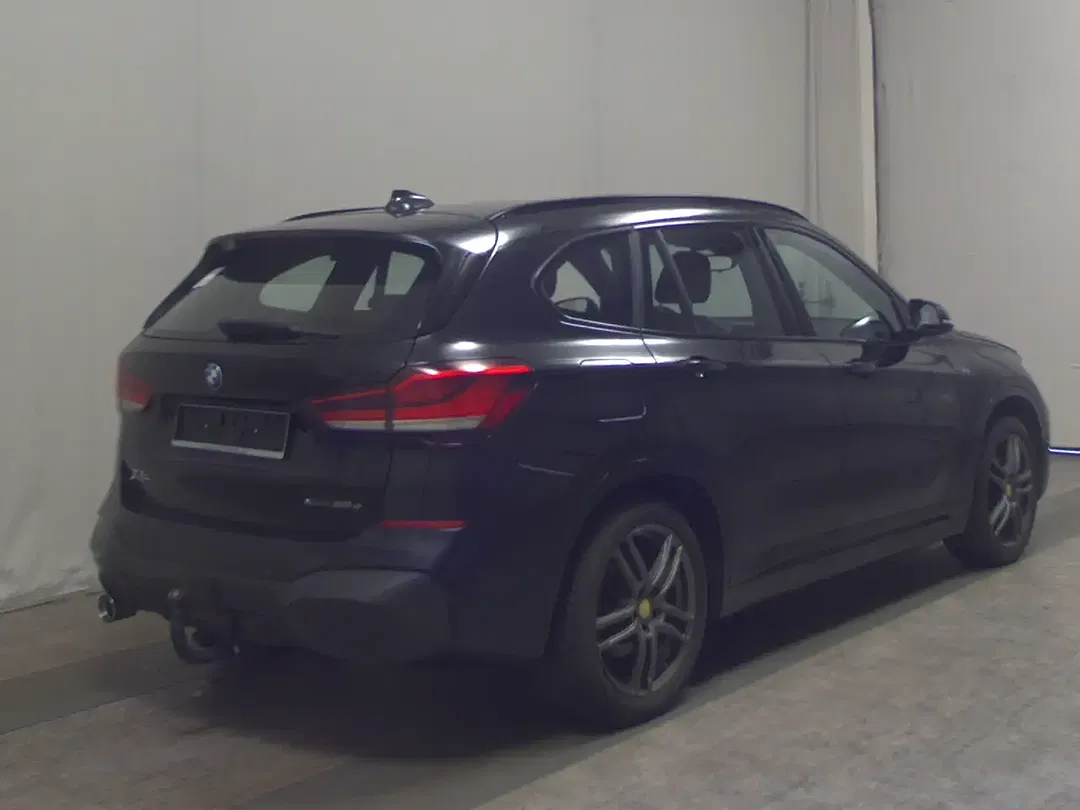 BMW X1 - Thumbnail 4
