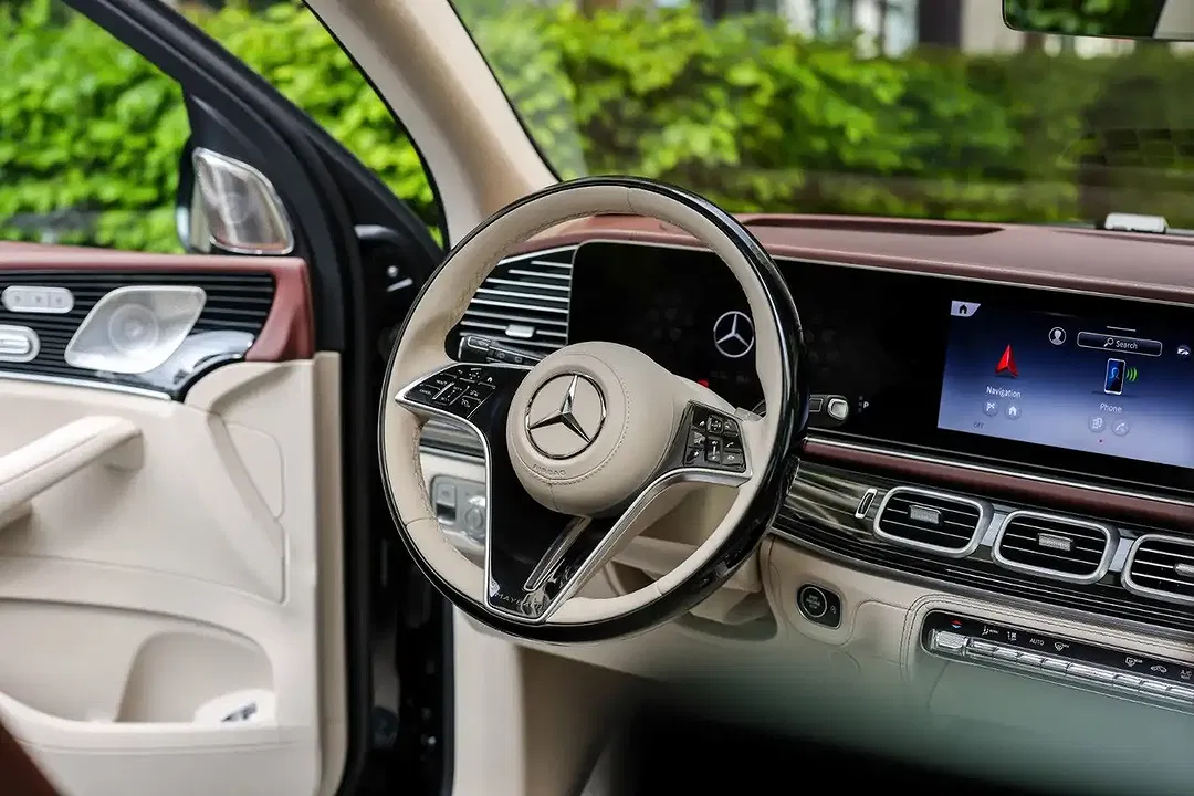Mercedes-Benz GLS 600 - Thumbnail 10