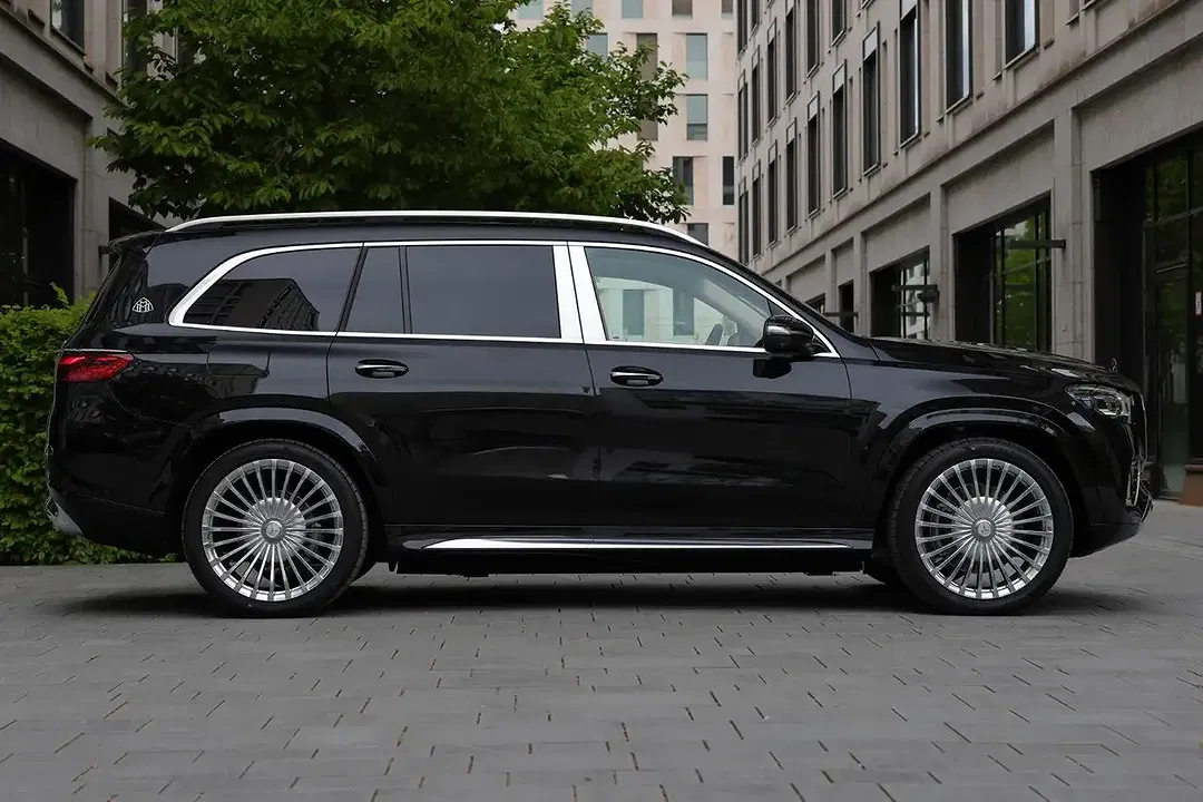 Mercedes-Benz GLS 600 - Thumbnail 3