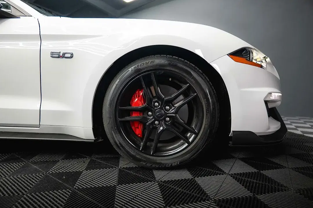 Ford Mustang - Thumbnail 10