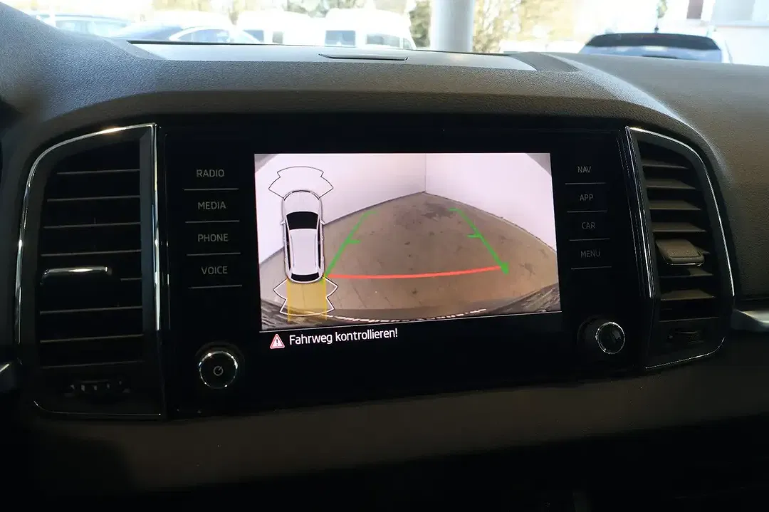 Skoda Karoq - Thumbnail 8