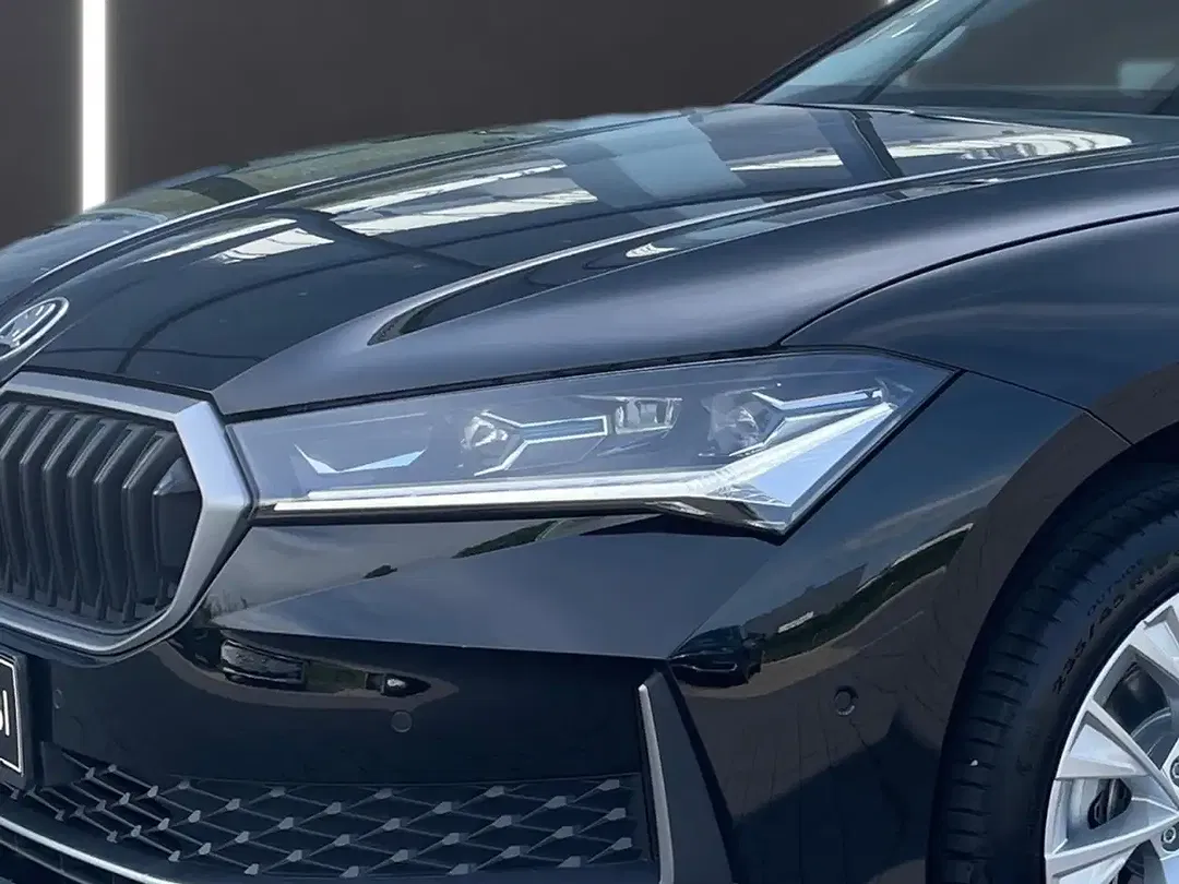 Skoda Superb - Thumbnail 5