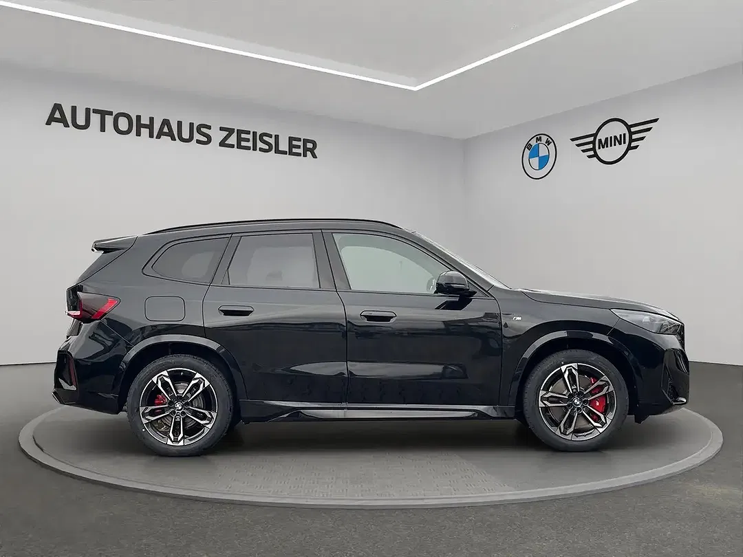 BMW X1 - Thumbnail 3