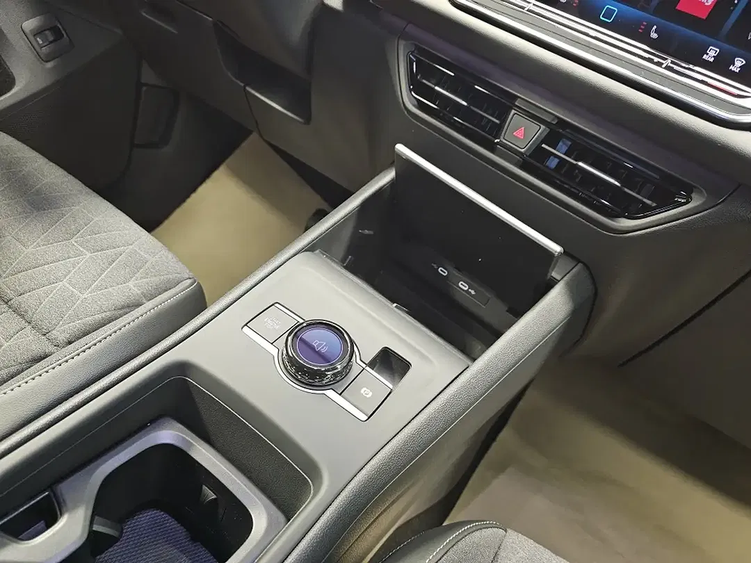 Volkswagen Tiguan - Thumbnail 11