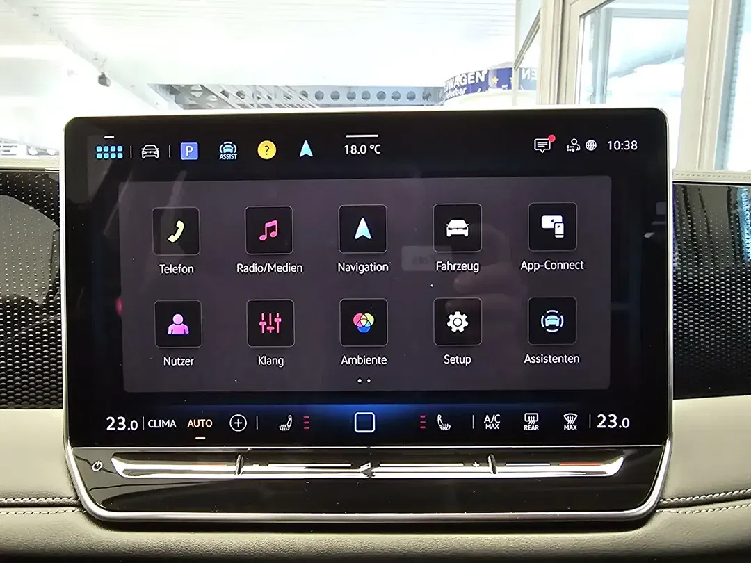 Volkswagen Tiguan - Thumbnail 13
