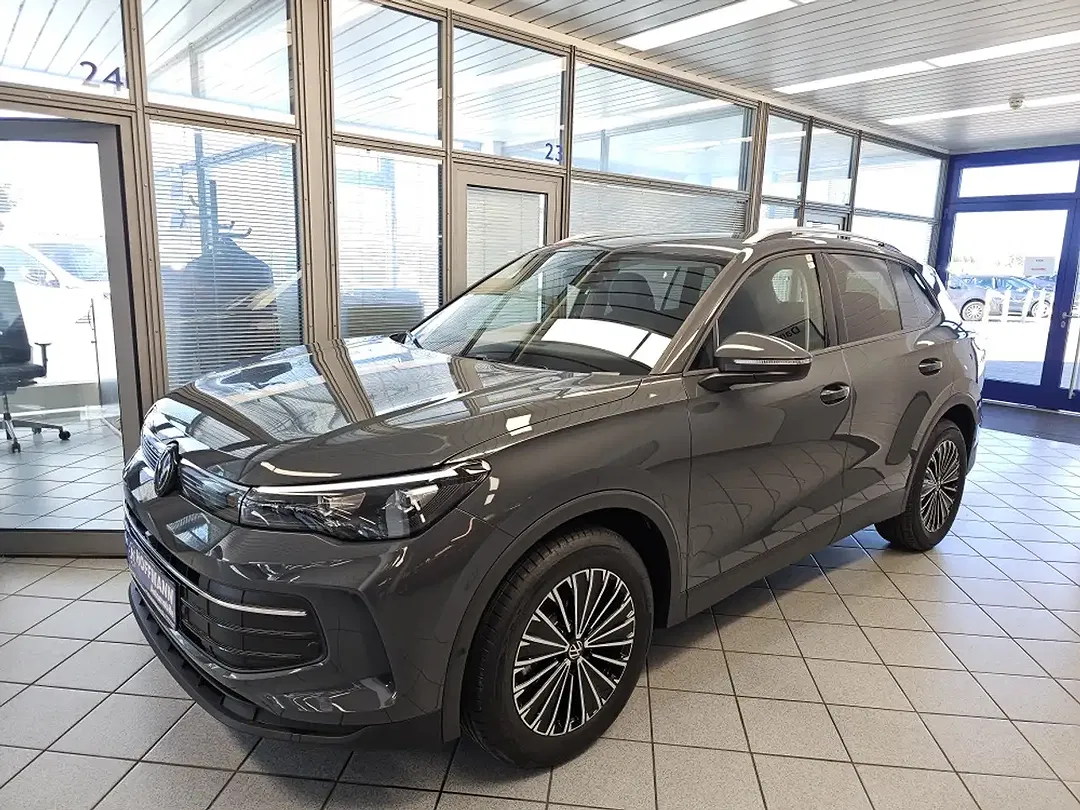 Volkswagen Tiguan - Thumbnail 2