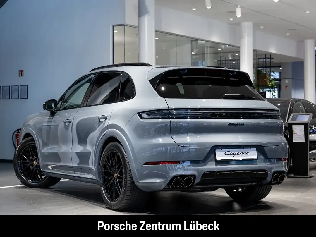 Porsche Cayenne - Thumbnail 3