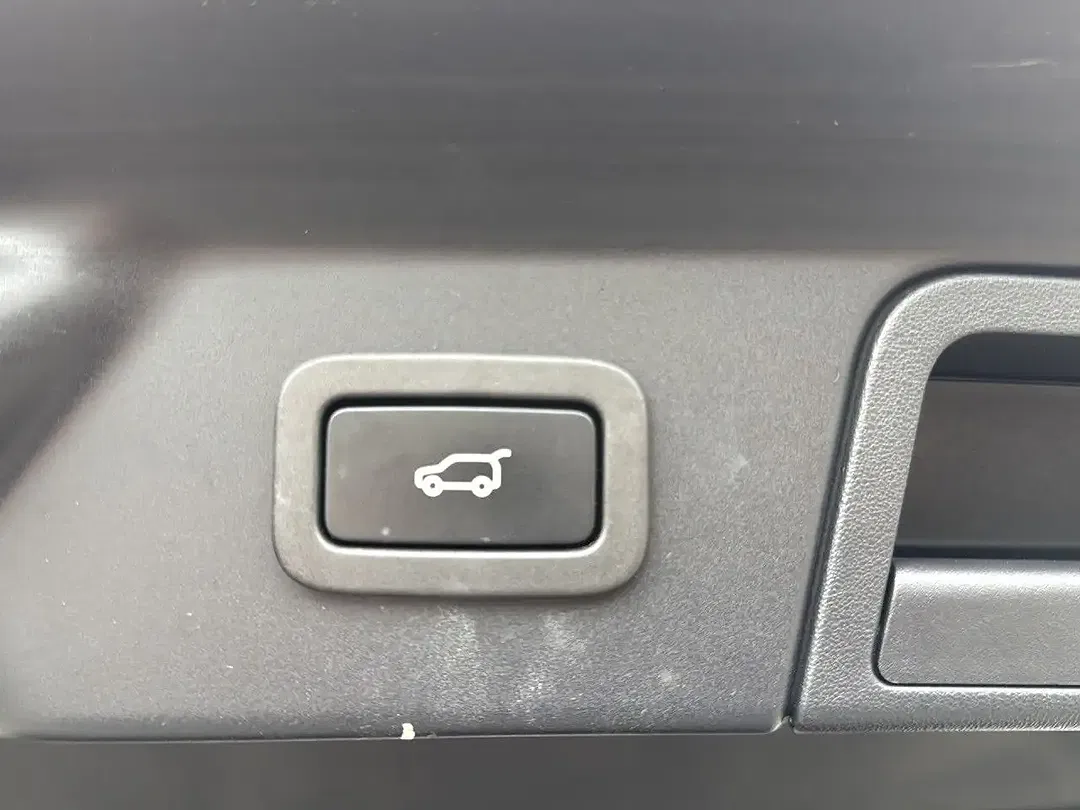 Land Rover Range Rover Velar - Thumbnail 21