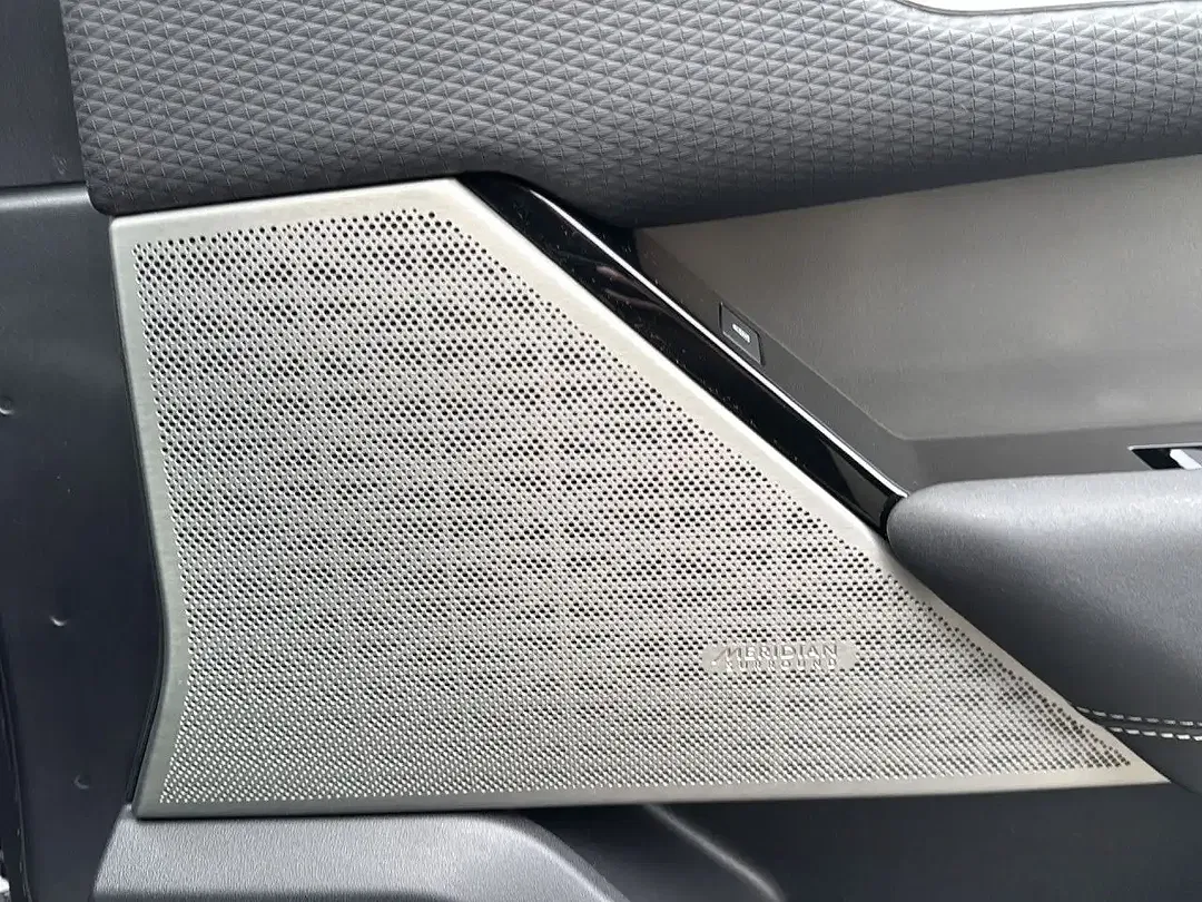 Land Rover Range Rover Velar - Thumbnail 22