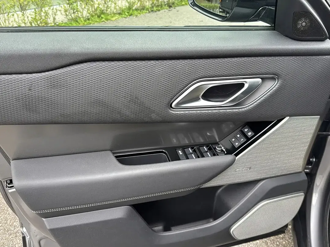 Land Rover Range Rover Velar - Thumbnail 9