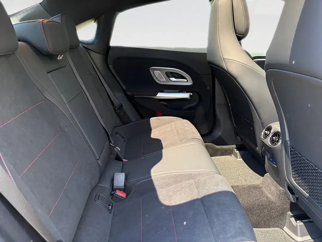 Mercedes-Benz CLA 220 - Thumbnail 8