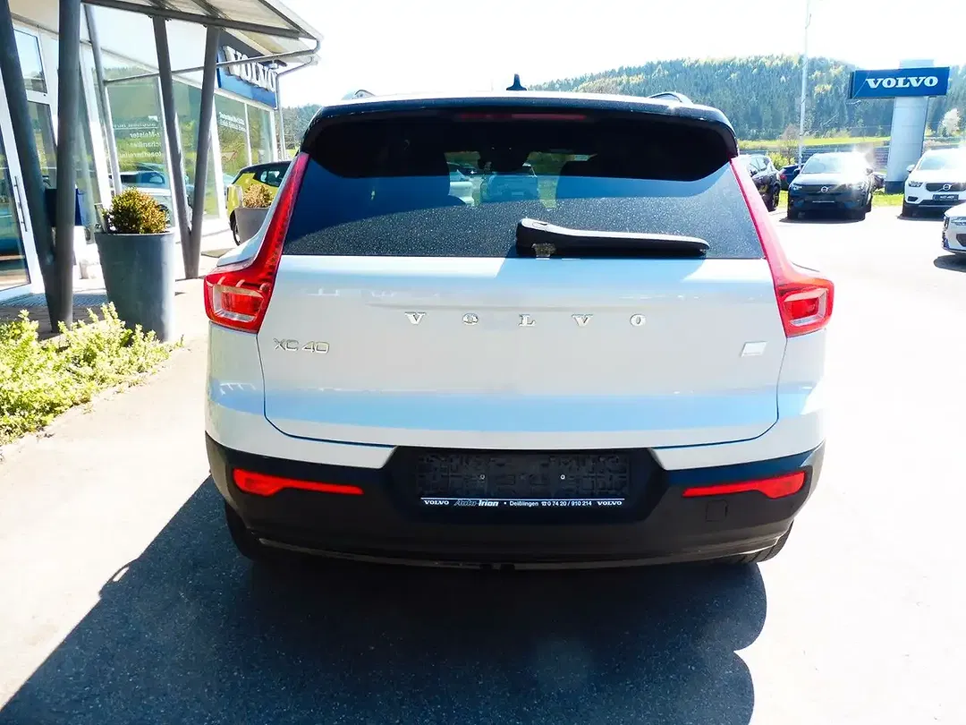Volvo XC40 - Thumbnail 3