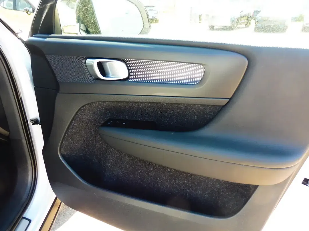 Volvo XC40 - Thumbnail 6