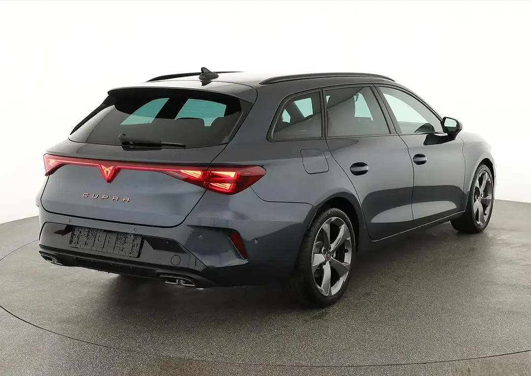 SEAT Leon - Thumbnail 3