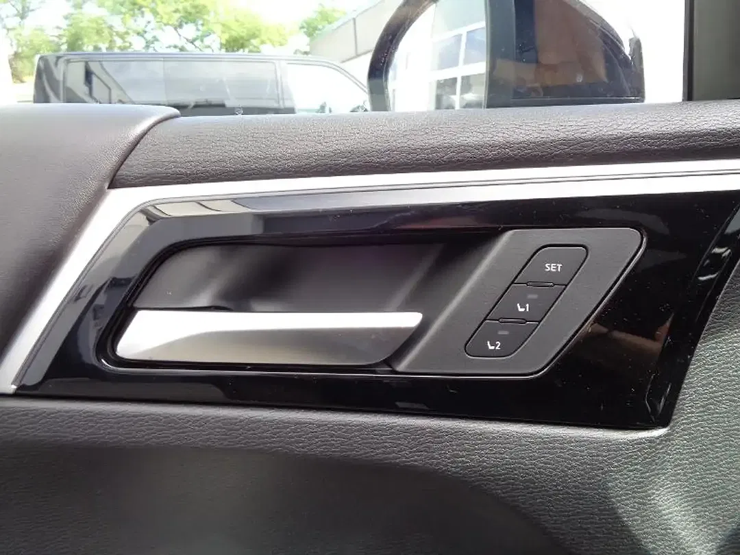 Mitsubishi Outlander - Thumbnail 11