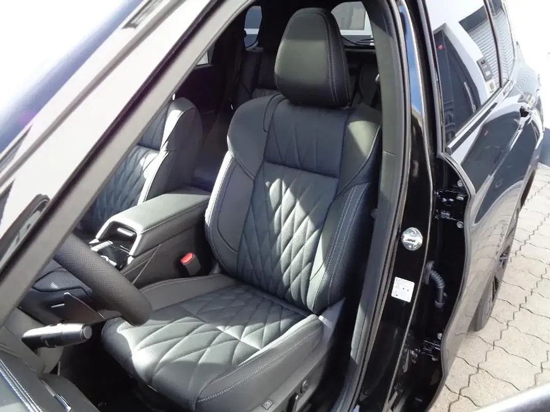 Mitsubishi Outlander - Thumbnail 9