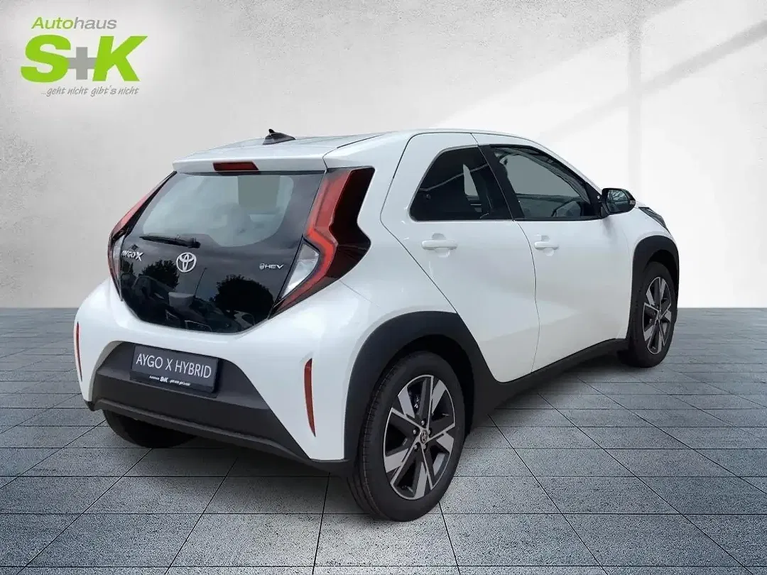 Toyota Aygo X - Thumbnail 4