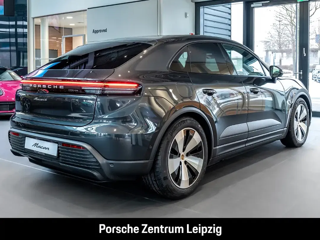Porsche Macan - Thumbnail 6