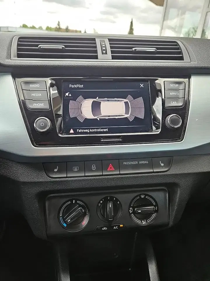 Skoda Fabia - Thumbnail 5