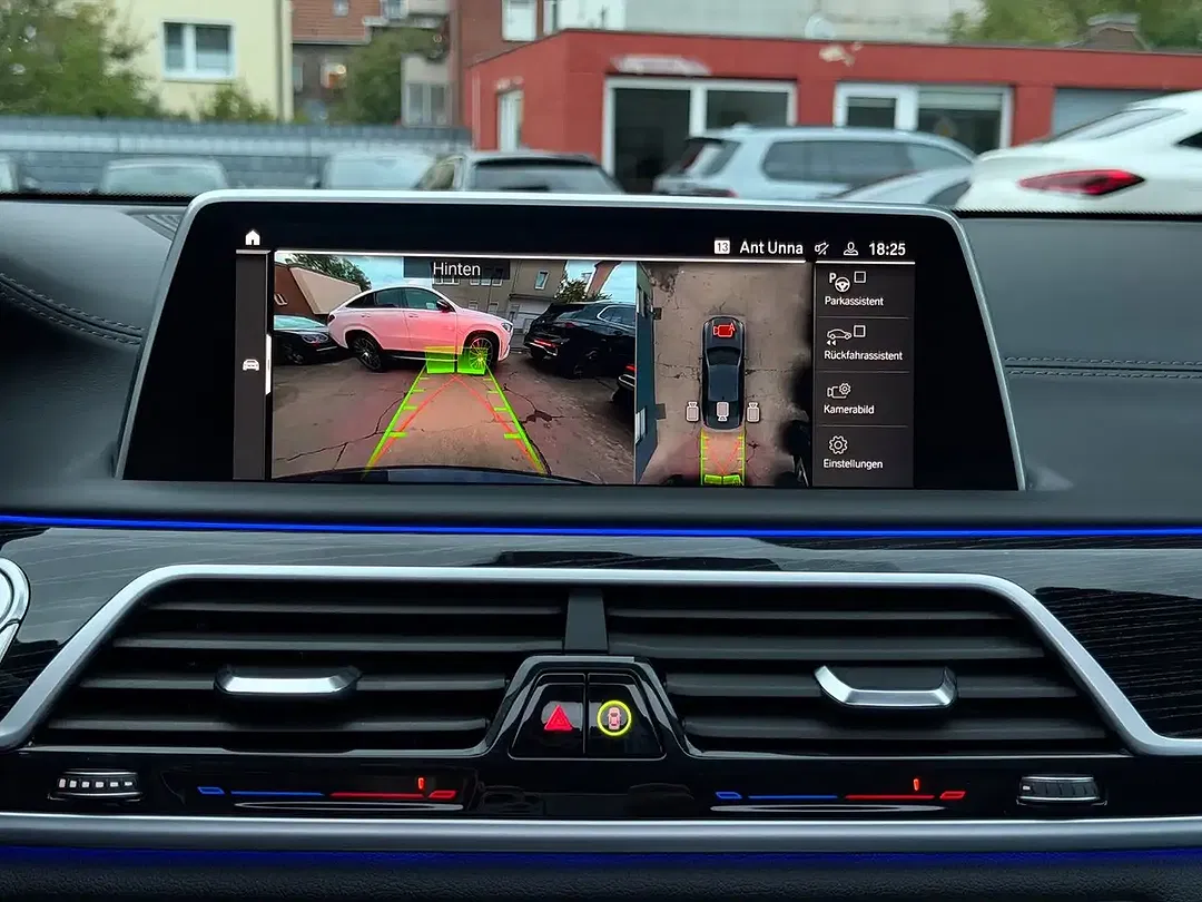 BMW 750 - Thumbnail 22