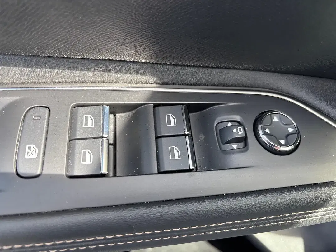 Peugeot 3008 - Thumbnail 13