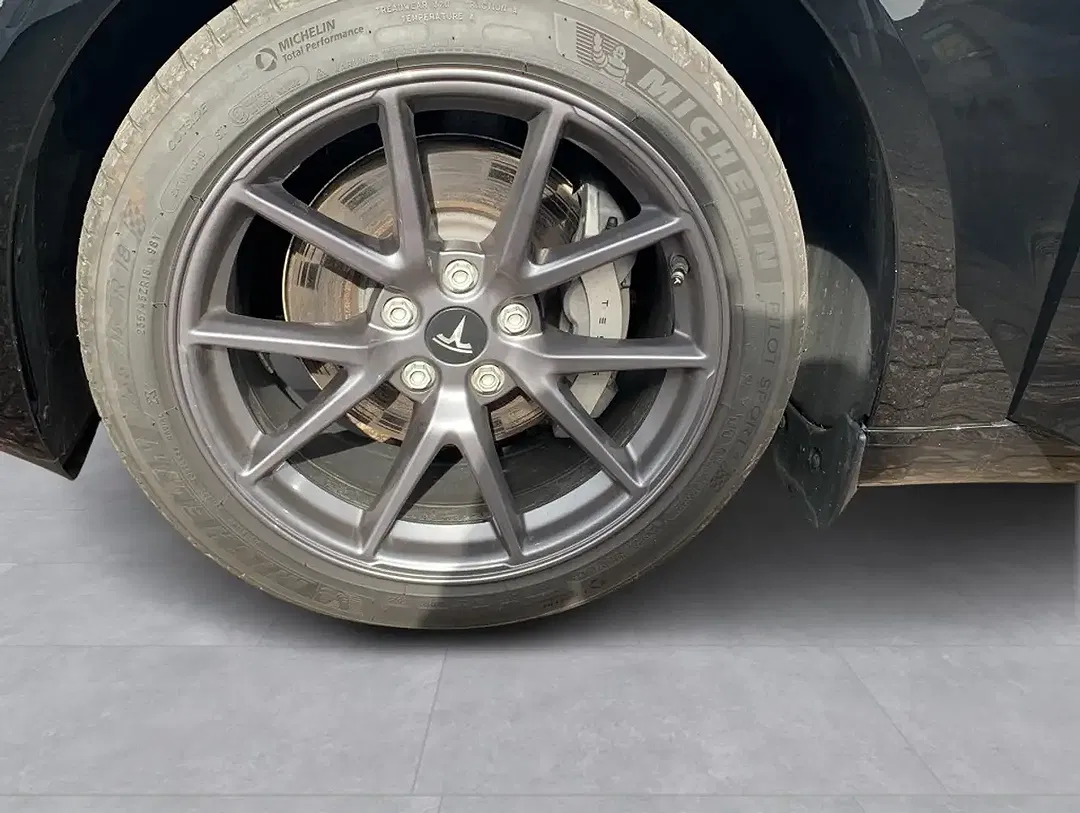 Tesla Model 3 - Thumbnail 10