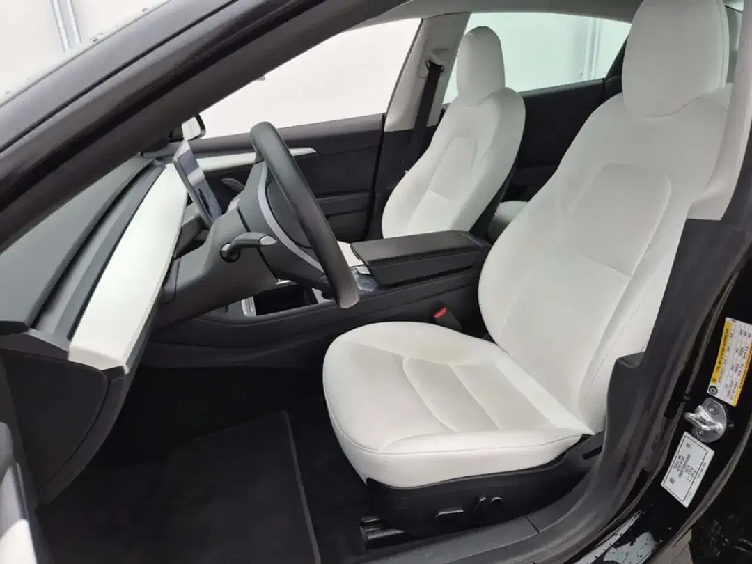 Tesla Model 3 - Thumbnail 12
