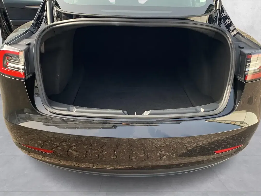 Tesla Model 3 - Thumbnail 15
