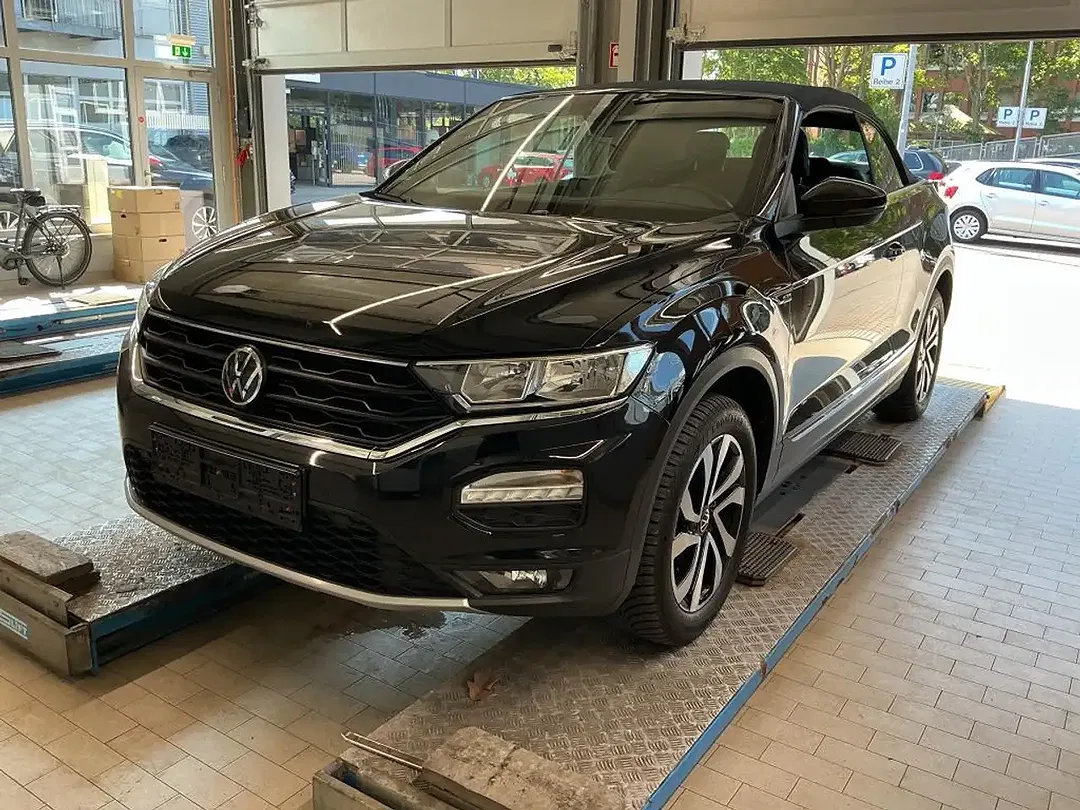 Volkswagen T-Roc - Thumbnail 2
