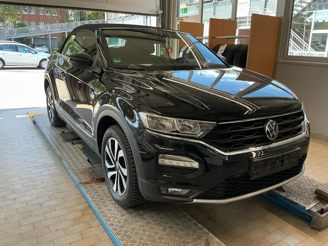 Volkswagen T-Roc - Thumbnail 4