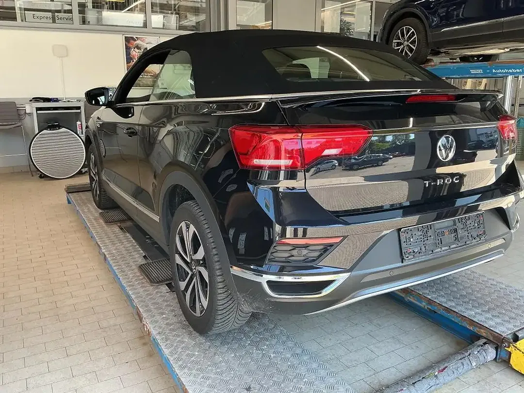 Volkswagen T-Roc - Thumbnail 5