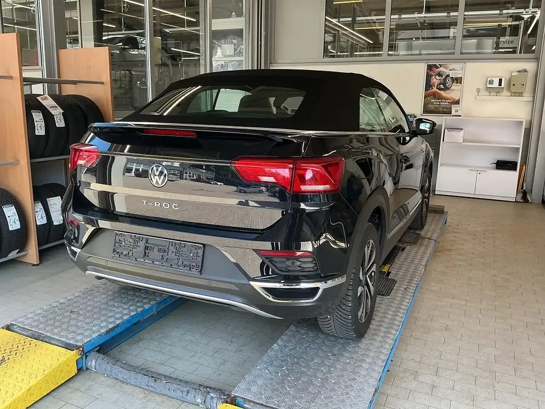 Volkswagen T-Roc - Thumbnail 6