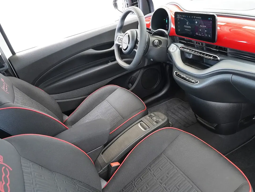 Fiat 500e - Thumbnail 11