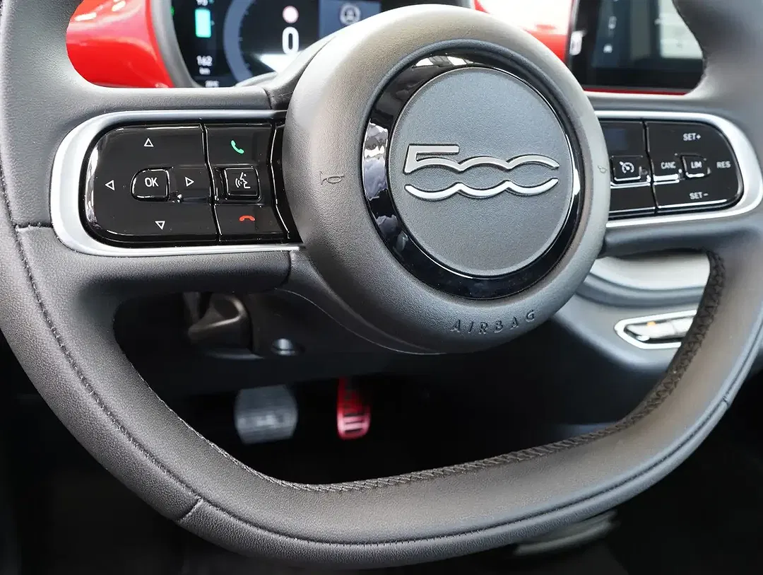 Fiat 500e - Thumbnail 8