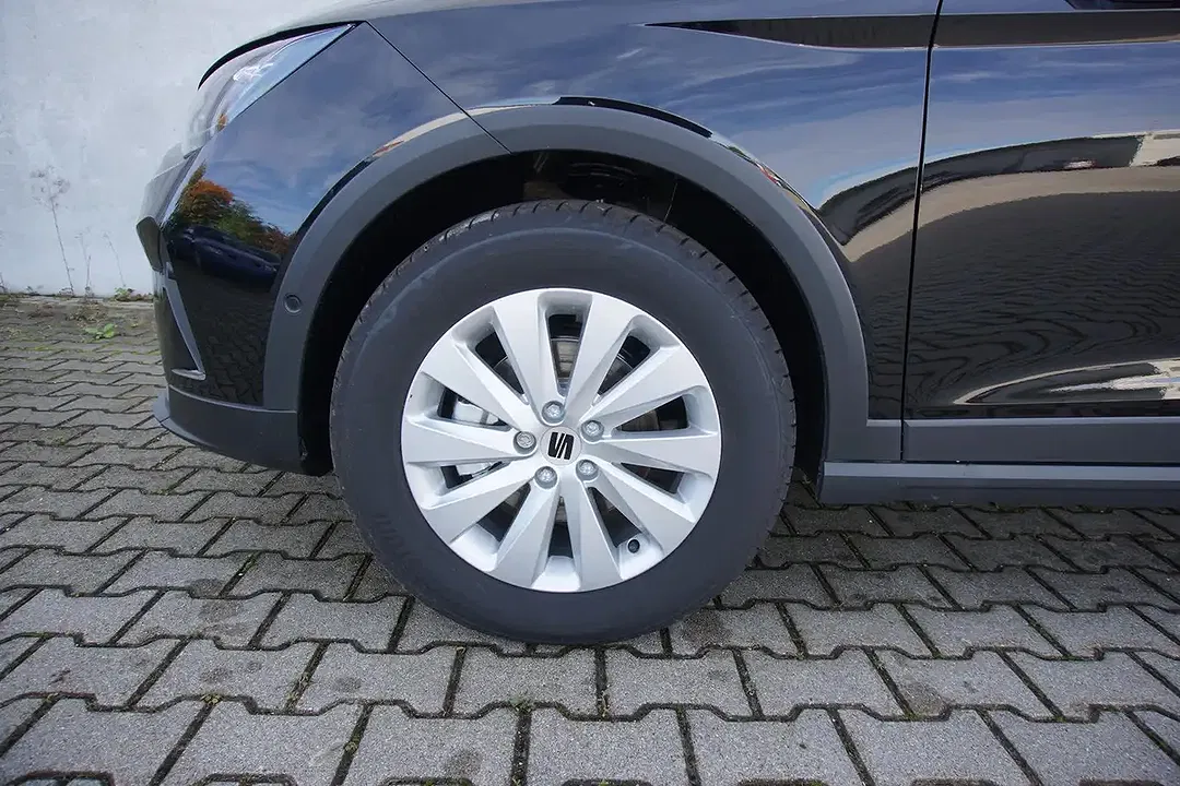 SEAT Arona - Thumbnail 3