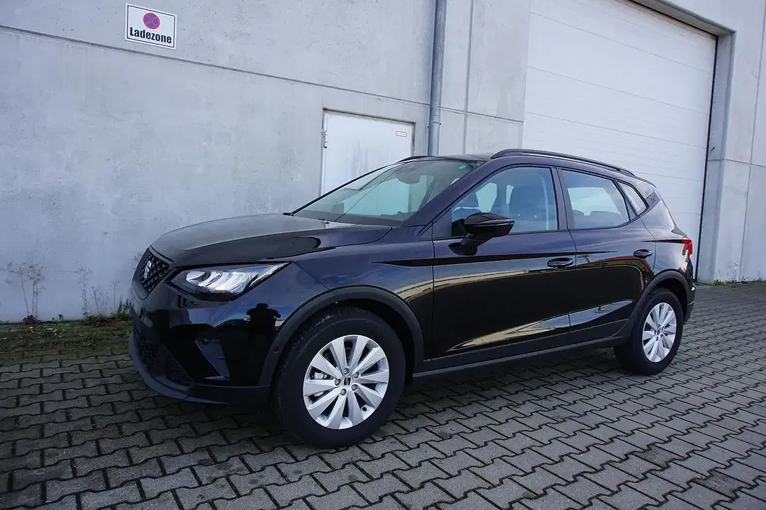 SEAT Arona - Thumbnail 4