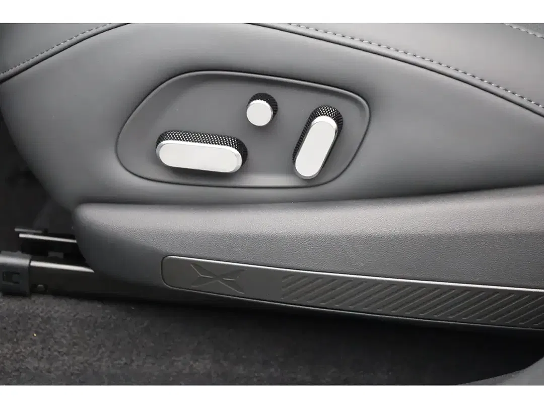 Xpeng G6 - Thumbnail 10