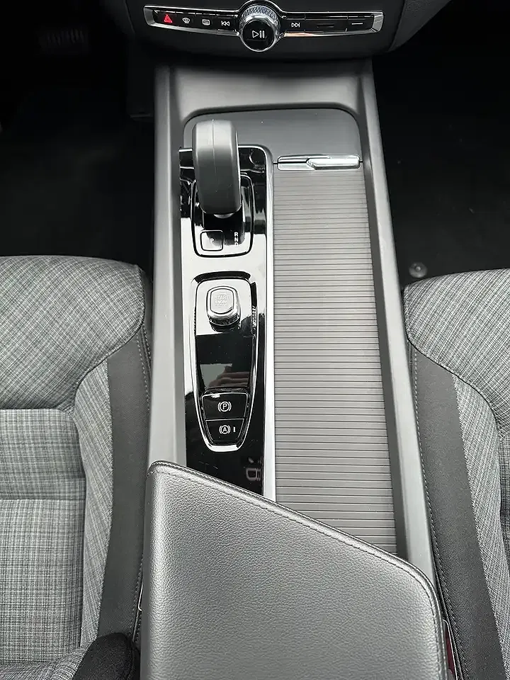 Volvo XC60 - Thumbnail 8