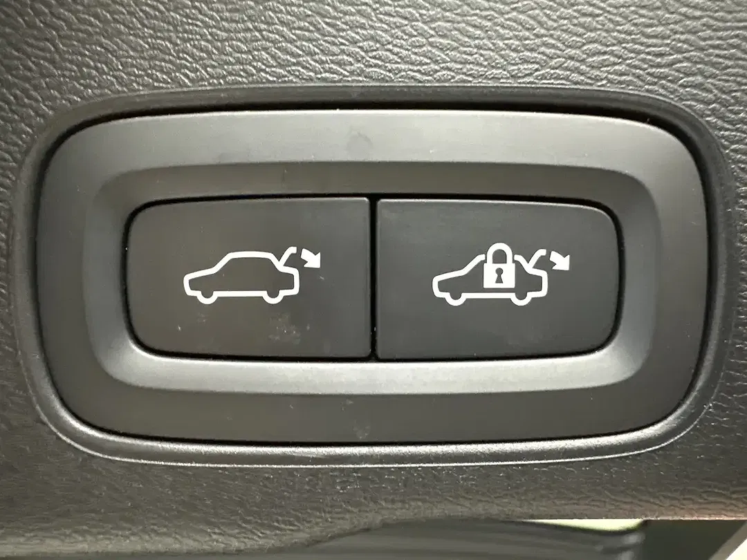 Volvo XC60 - Thumbnail 4