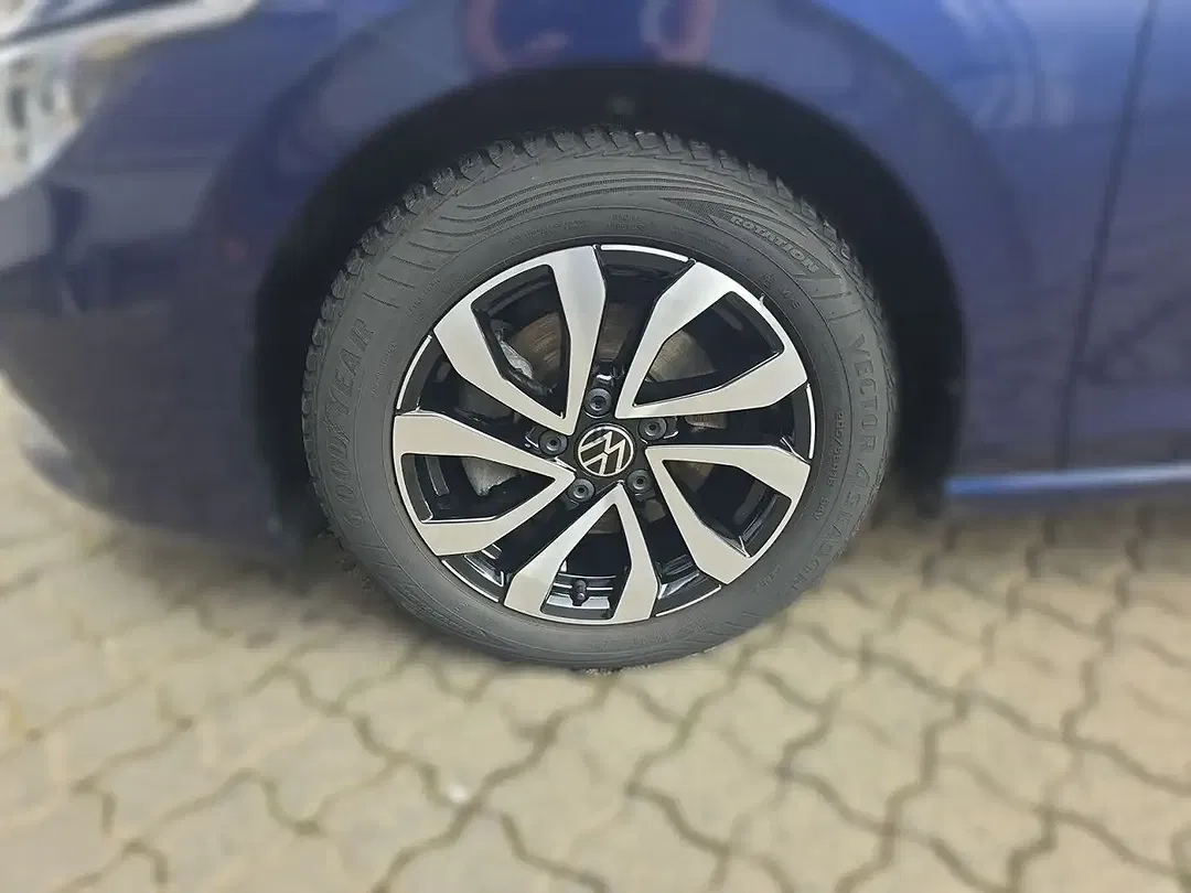Volkswagen Golf - Thumbnail 3